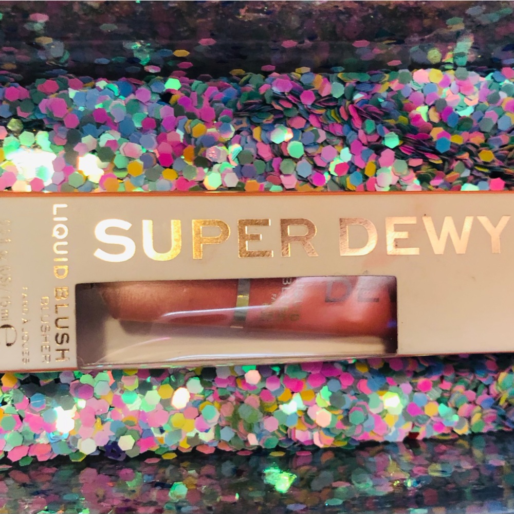 Revolution liquid blush .